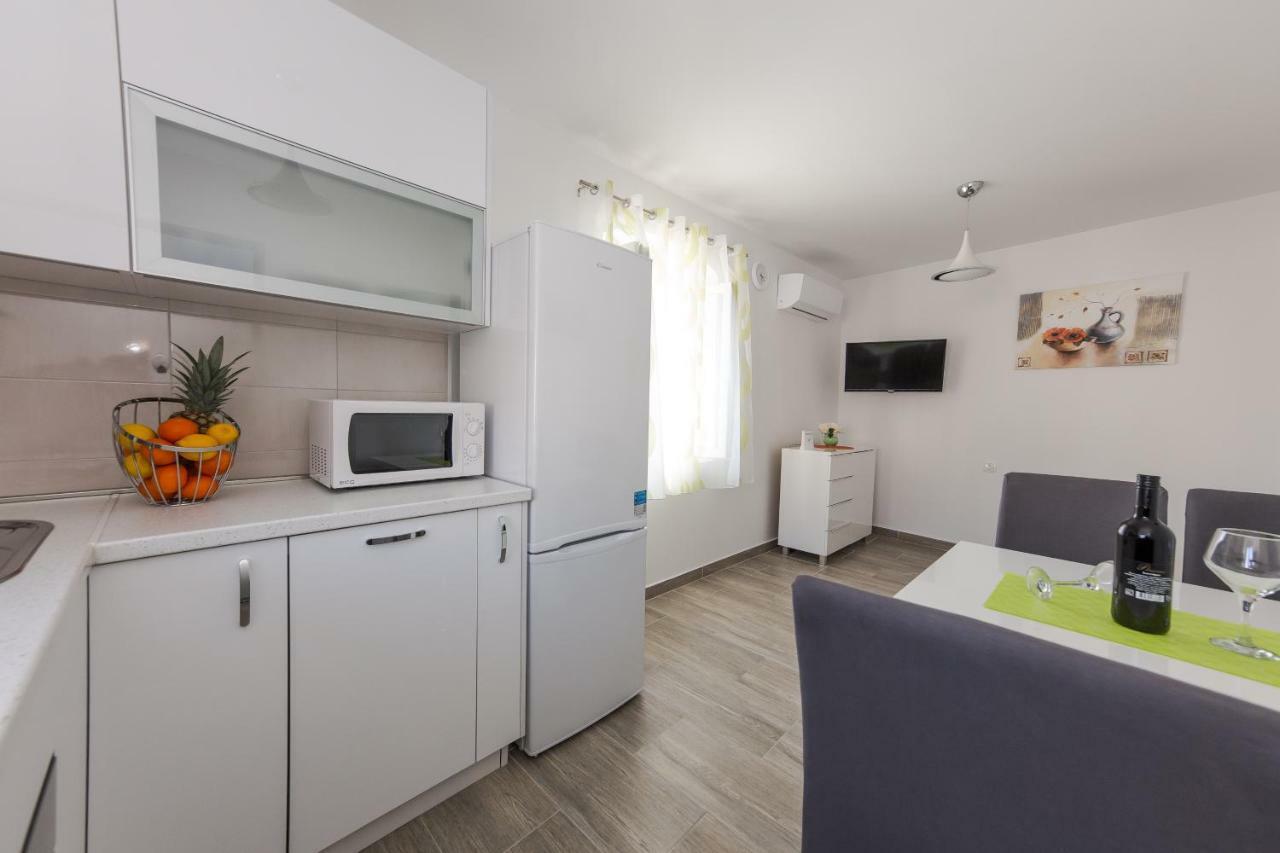 Apartman Ankica Kastela Bagian luar foto