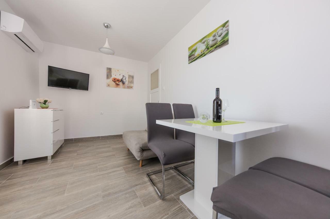 Apartman Ankica Kastela Bagian luar foto